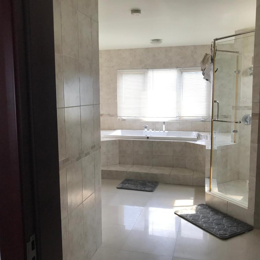 Alexanders Penthouse On The Beach Ocho Rios Esterno foto