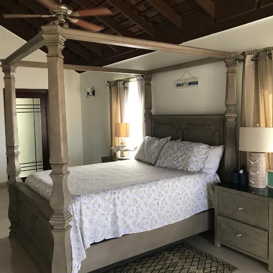 Alexanders Penthouse On The Beach Ocho Rios Esterno foto