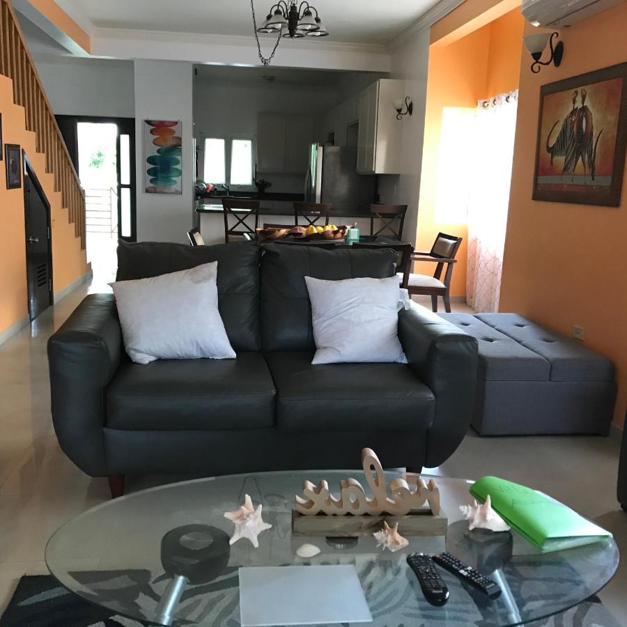 Alexanders Penthouse On The Beach Ocho Rios Esterno foto