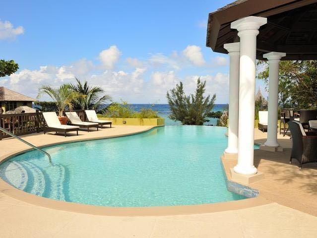Alexanders Penthouse On The Beach Ocho Rios Esterno foto